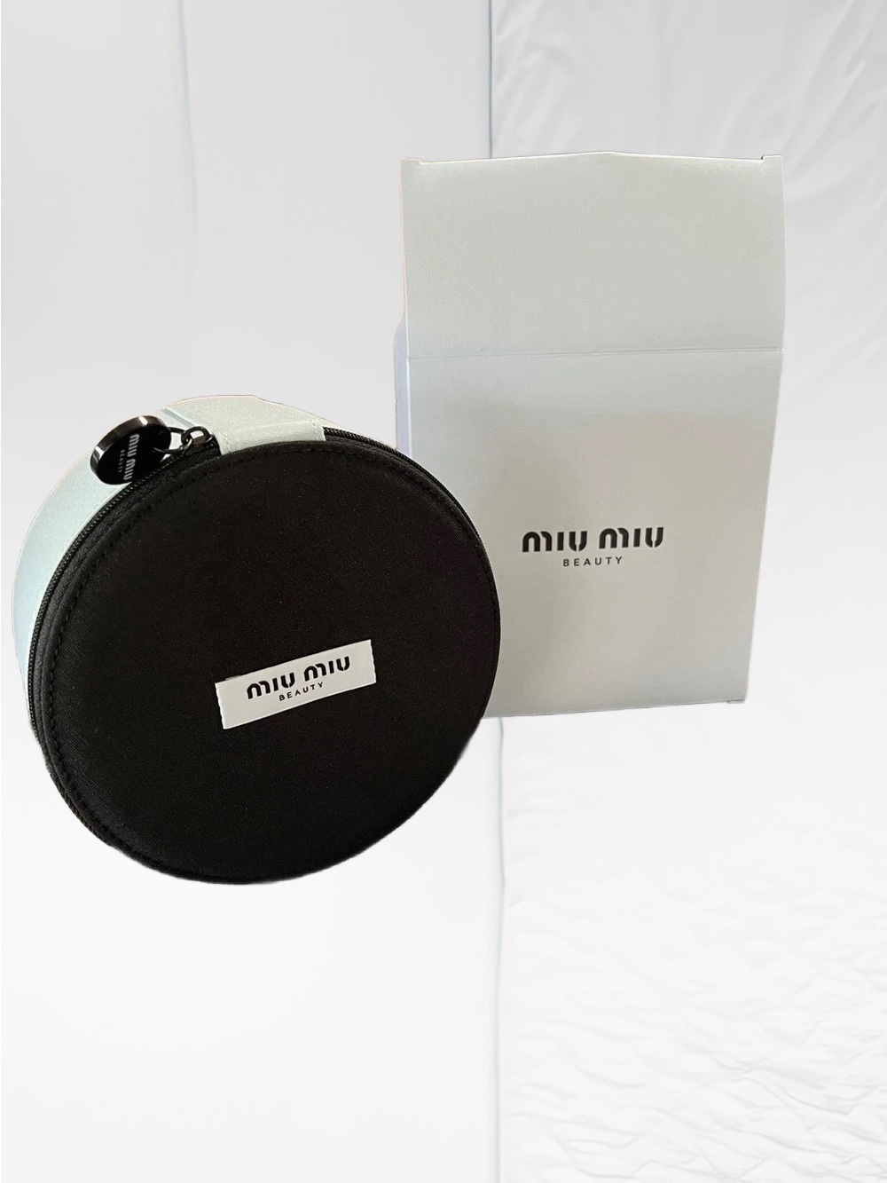 Miu Miu Two-Tone Round Cosmetic Case NIB - Picture 7 of 7